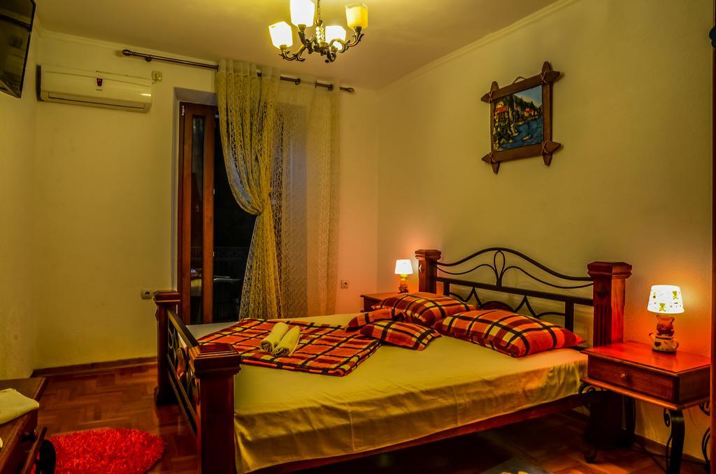 Guest House Alea Ulcinj Esterno foto